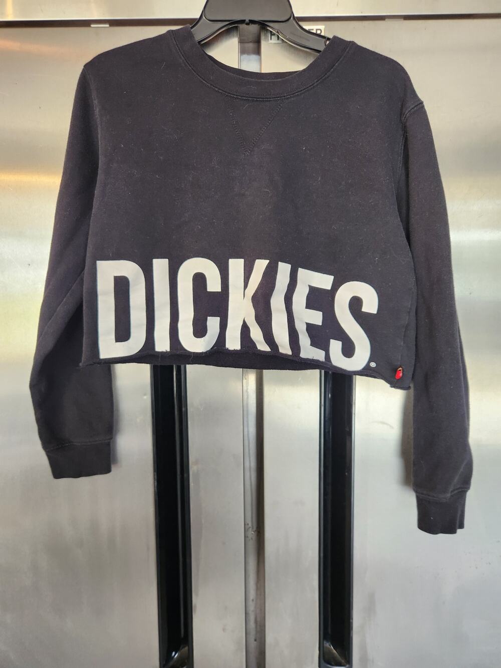 Dickies Girl Juniors Cropped Sweatshirt M Black Spell Out Logo Crewneck Raw Hem